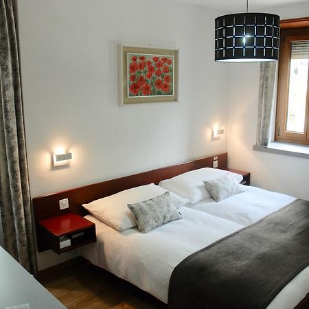 La Dent-Du-Midi Hotel & Restaurant Saint-Maurice Exteriör bild
