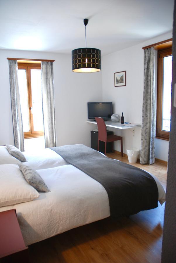 La Dent-Du-Midi Hotel & Restaurant Saint-Maurice Exteriör bild