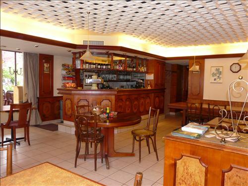 La Dent-Du-Midi Hotel & Restaurant Saint-Maurice Restaurang bild
