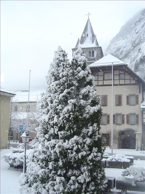 La Dent-Du-Midi Hotel & Restaurant Saint-Maurice Exteriör bild